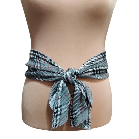 Classic Nova Check Plaid Scarf Neutral Gray Black Crinkle Pleated Lightweight - Picture 2 of 8